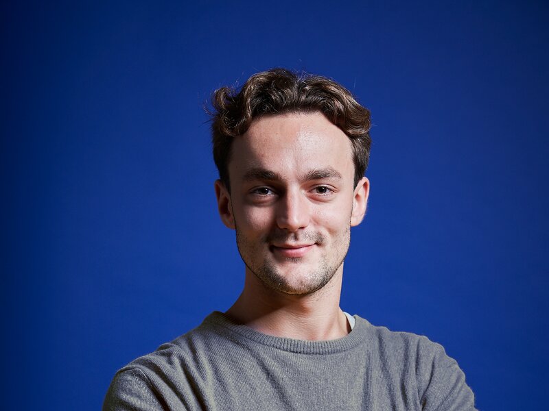 Linus Bisegger Portraitfoto von Linus Bissegger, Mitarbeiter von Himmelrichoptik Luzern